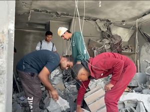 Supporting image for story: More than 43,000 Palestinians killed in war with Israel, health chiefs say