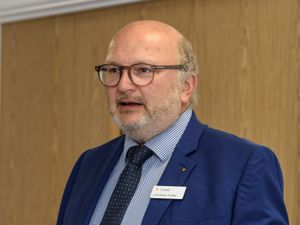 Supporting image for story: Call for Minister of Manufacturing