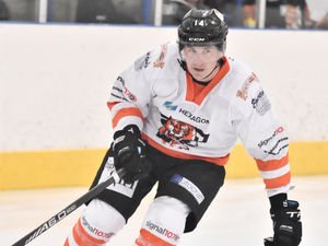 Supporting image for story: Jonathan Weaver re-signs for Telford Tigers