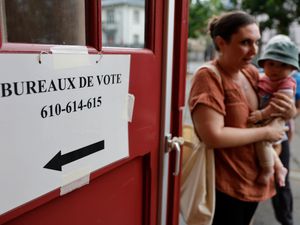 Supporting image for story: Far right leads in polls as voting begins in France’s parliamentary election