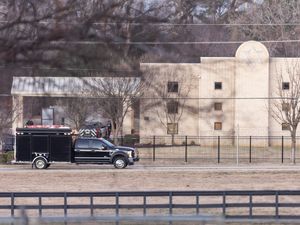 Supporting image for story: Two men arrested in England over Texas synagogue stand-off