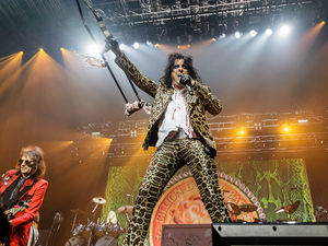 Supporting image for story: Alice Cooper, Arena Birmingham - review and pictures