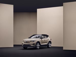 Supporting image for story: Volvo streamlines model range with new naming structure