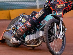 Supporting image for story: Wolves targeting hat-trick of wins over the leaders