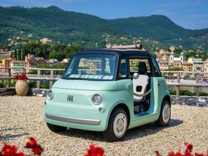 Supporting image for story: Fiat’s Topolino channels old-school charm into modern electric quadricycle