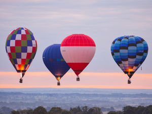 Supporting image for story: Hot air balloons fly over Oswestry despite carnival cancellation