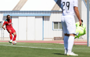 Matheus Cunha has a go at goal (Getty)