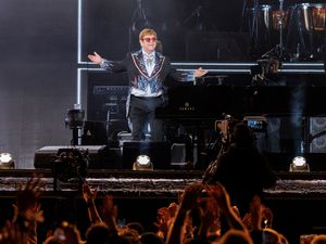 Supporting image for story: Sir Elton John pays tribute to ‘inspiring’ musicians at final US tour show