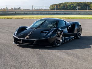 Supporting image for story: Lotus Evija Fittipaldi celebrates 50 years since F1 racing victory