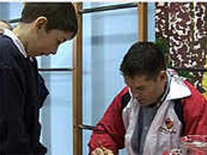 Supporting image for story: Hick backs school cricket