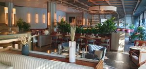 San Ena restaurant is large and full of comfort, as well as being run efficiently by its staff