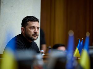 Supporting image for story: Zelensky renews offer to meet Putin for face-to-face talks to end war