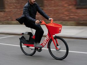 Supporting image for story: Uber seeks London-based boss to lead introduction of new bike hiring service