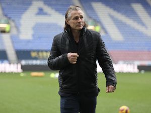 Supporting image for story: 'I am well aware of it' - Gareth Ainsworth frustrated by early Shrewsbury habit