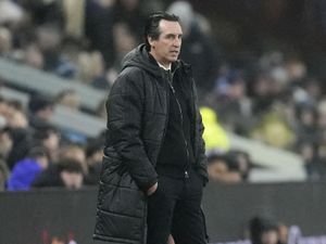 Supporting image for story: Unai Emery calls for perspective as Aston Villa miss chance to go second