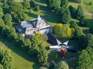 Supporting image for story: Serpentine unveils 2024 pavilion inspired by traditional Korean home courtyard