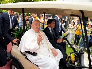 Supporting image for story: Pope lands in Singapore following visit to East Timor