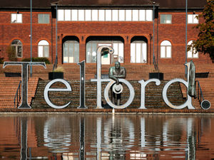 Supporting image for story: Talking Telford: Face-to-face with a statue then left in the dust by a runner