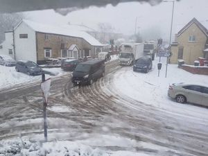 Supporting image for story: Snow disrupts traffic in Shropshire and Mid Wales