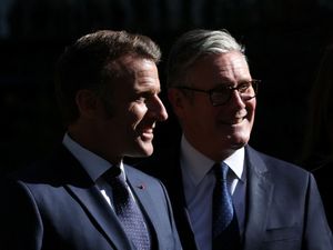 Supporting image for story: Starmer and Macron to meet at No 10 amid push for French help on small boats