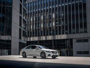 Supporting image for story: First drive: The Mercedes-Benz S-Class plug-in hybrid is a suitably serene and luxurious limo