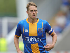 Supporting image for story: Shrewsbury Town midfielder Dave Edwards: Contract situation a 'minefield'