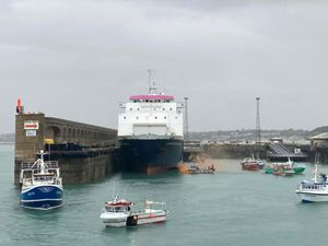 Supporting image for story: Brussels issues warning to Britain in Jersey fisheries stand-off