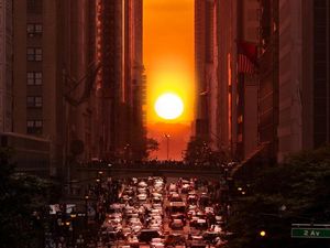 Supporting image for story: Manhattanhenge: An incredible sunset is coming to New York