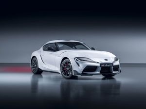Supporting image for story: Toyota adds manual gearbox option to GR Supra
