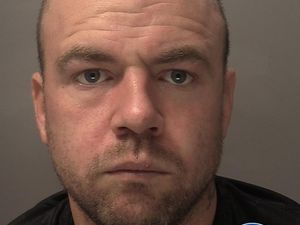 Supporting image for story: Police hunting man suspected of trying to drive at police officer during routine stop in Walsall