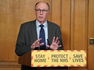 Supporting image for story: Coronavirus transmission rate may have fallen, says expert