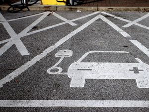 Supporting image for story: Ban plug-in hybrids from electric car charging bays at motorway services, experts say