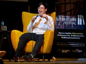 Supporting image for story: Phil Wang wins over crowd with pub promise as he's quizzed on new book