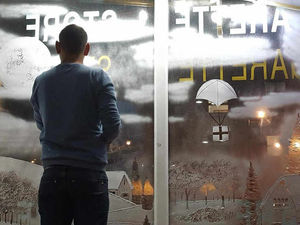 Supporting image for story: Walsall artist wows with window winter wonderlands