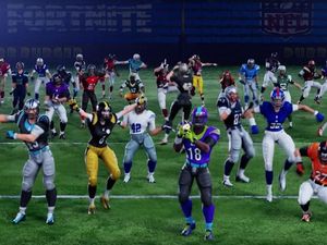 Supporting image for story: NFL team skins are coming to Fortnite