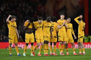 Players of Wolverhampton Wanderers look dejected (Photo by Mike Hewitt/Getty Images)