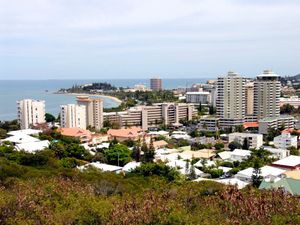 Supporting image for story: France imposes state of emergency on Pacific territory rocked by violence