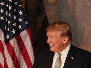 Supporting image for story: Donald Trump: Leave EU without a deal and send Nigel Farage to negotiate