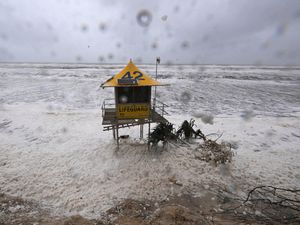 Supporting image for story: Rare cyclone weakens to tropical low before reaching Australian coast
