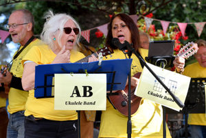 Members of the AB Ukulele Band