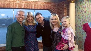 TV – Tom, Joely and Kelli with presenters Phillip Schofield and Holly Willoughby