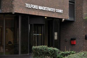 Supporting image for story: Sledge hammer-wielding man who threatened to break girlfriend's arm avoids jail