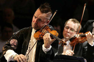 Supporting image for story: Nigel Kennedy returns to play Vivaldi