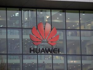 Supporting image for story: US claims Huawei poses ‘unacceptable risk’ anywhere in 5G network