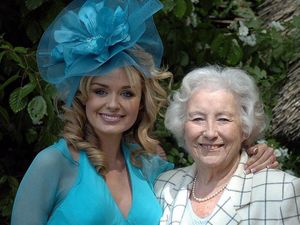 Supporting image for story: Dame Vera Lynn and Katherine Jenkins release We’ll Meet Again for NHS charities