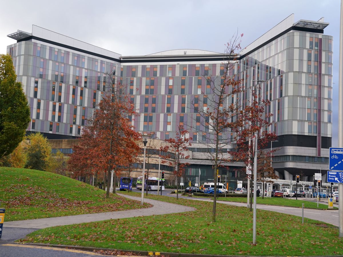MSPs call on Scottish Government to publish communications connected to hospital