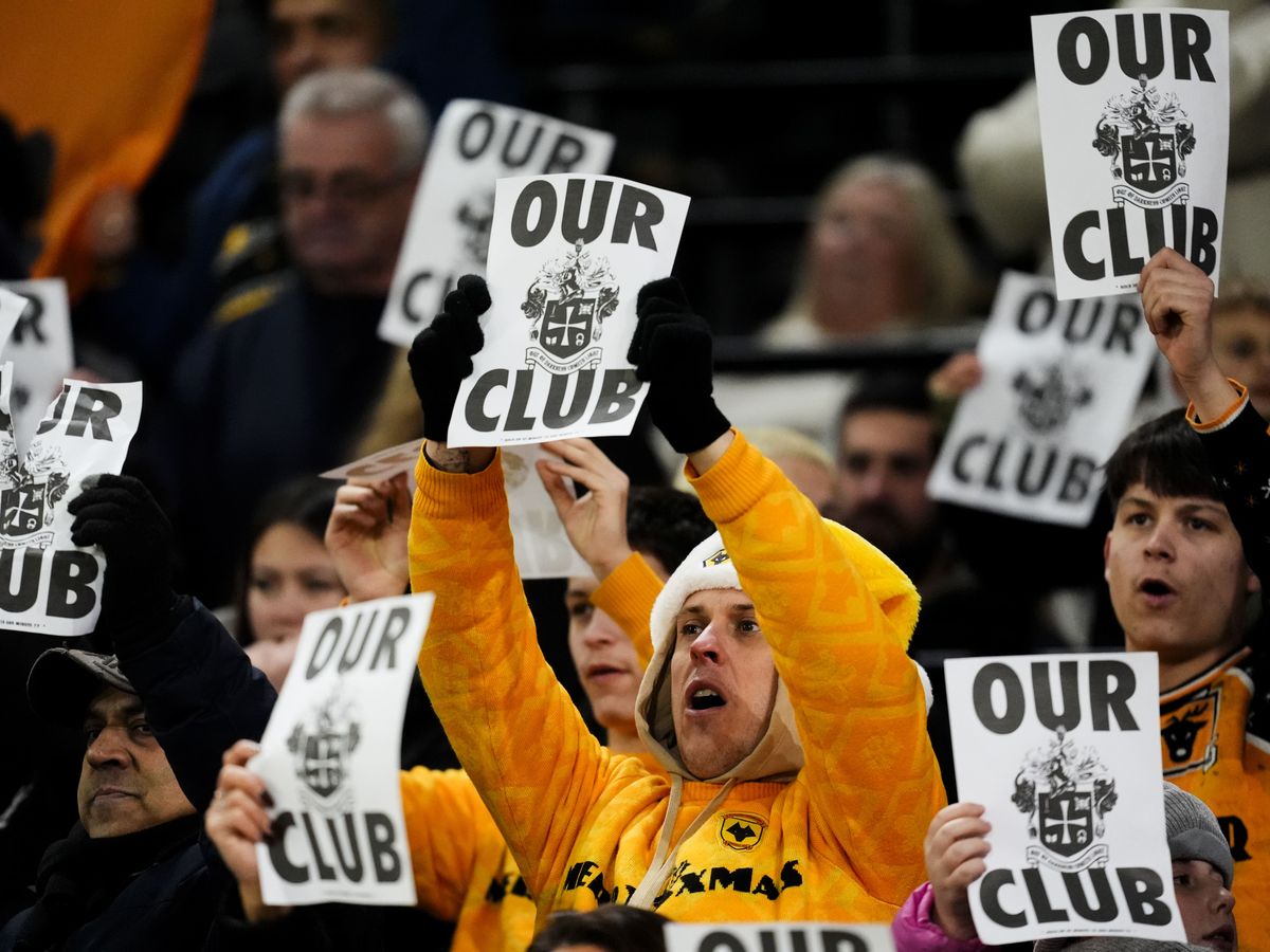 Rock-bottom Wolves equal unwanted record as Brentford pile on more misery