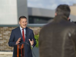 Supporting image for story: Fact check: Wes Streeting said he would hold door open to entrepreneurs in NHS