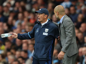 Supporting image for story: Tony Pulis salutes battling West Brom despite Manchester City defeat