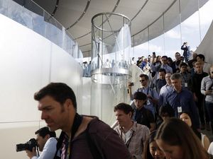 Supporting image for story: Apple Park’s Steve Jobs Theatre blew people away well before the new iPhone’s launch